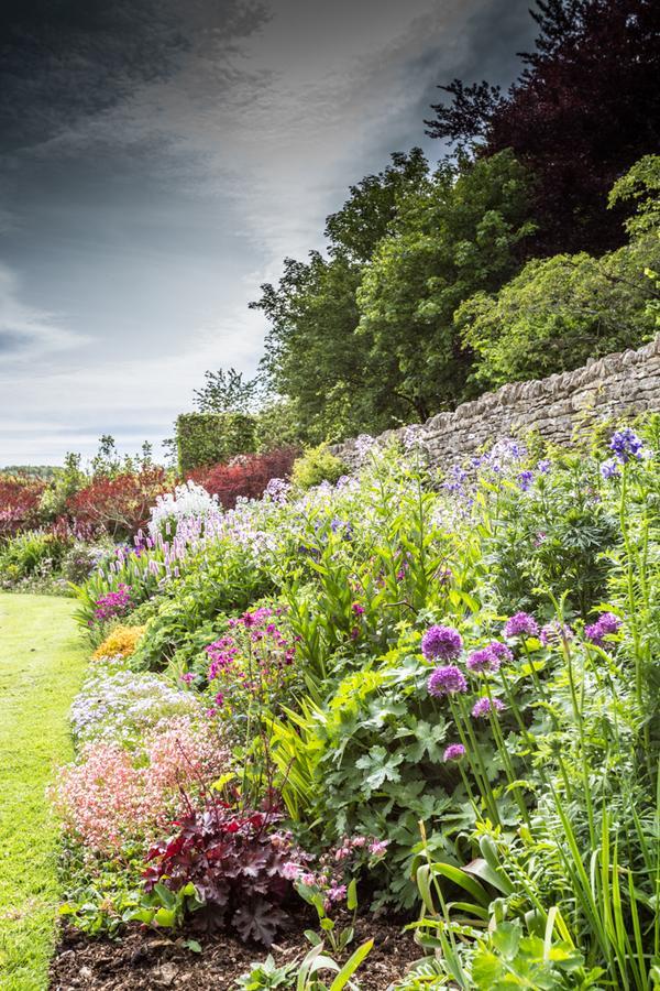 Aylworth Manor Bed & Breakfast Naunton Exterior photo